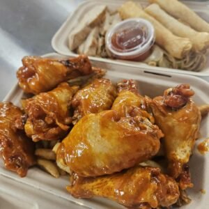 Chicken wings with fries